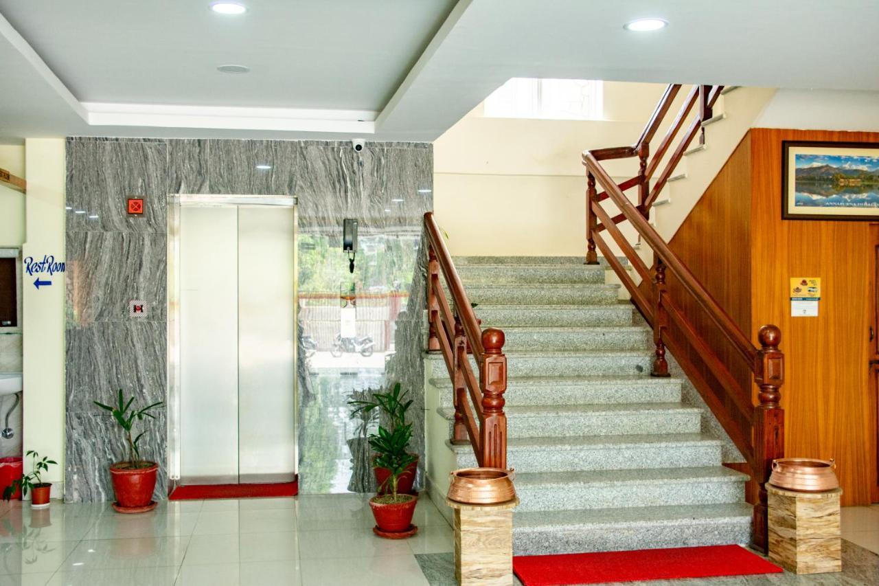 Hotel Elegant Pokhara Exterior foto
