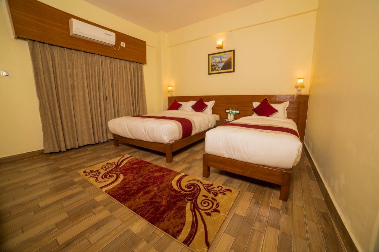 Hotel Elegant Pokhara Exterior foto